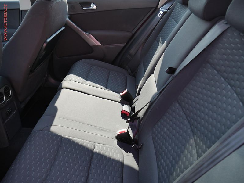 Volkswagen Tiguan (2009) 2.0 TSi 4x4, ČR, DSG, bixen - fotka 10 z 19