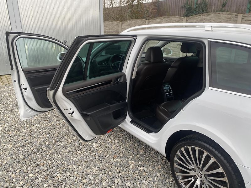 Škoda Superb 2.0TDi 4x4 170PS DSG L+K COMBI - fotka 95 z 158