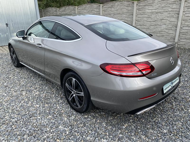 Mercedes-Benz Třídy C C 400 COUPE 4MATIC 51.000KM - fotka 14 z 149