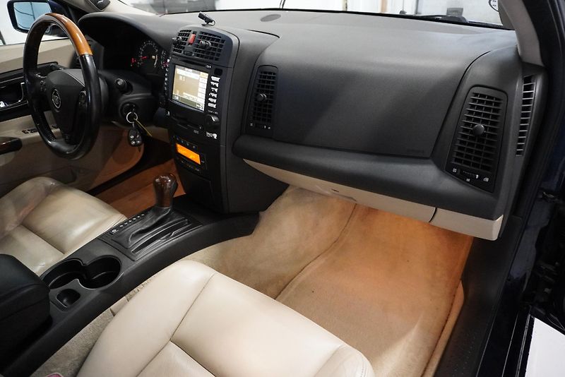 Cadillac CTS 3.2I V6 SPORT LUXURY AUTOMAT - fotka 32 z 34