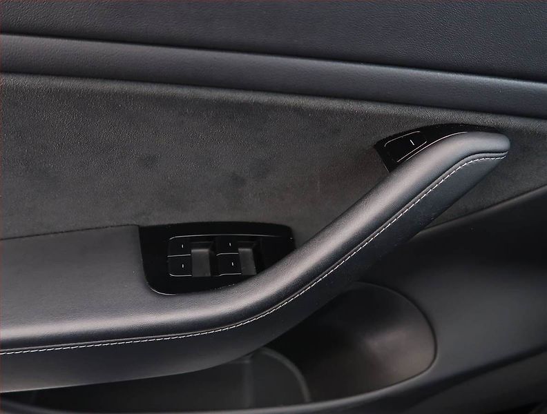 Tesla Model 3 (2019) Std Range Plus 52kWh, SoH 78% - fotka 30 z 32
