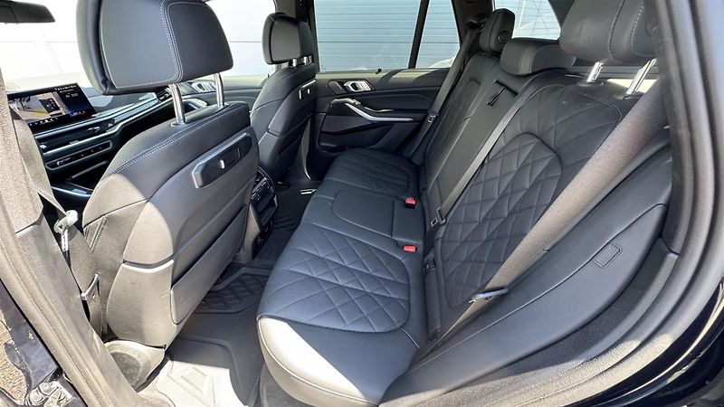 BMW X5 xDrive30d Mpaket ČR DPH 1.maji - fotka 9 z 14