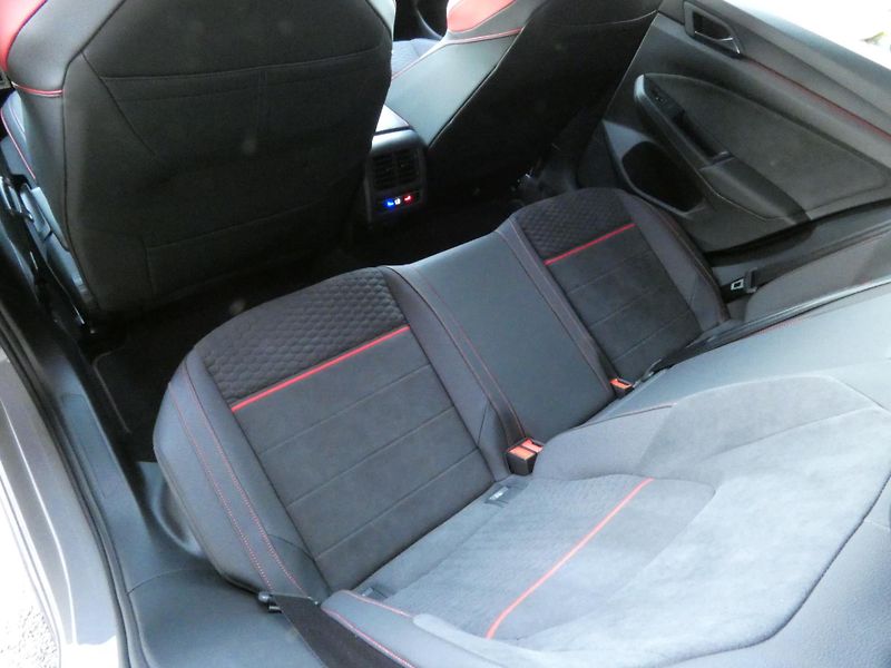 Volkswagen Golf GTI Clubsport Performance 2.0 - fotka 25 z 30