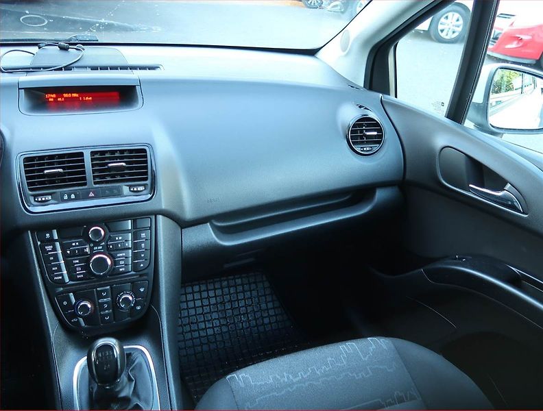 Opel Meriva (2014) 1.4 i - fotka 8 z 14