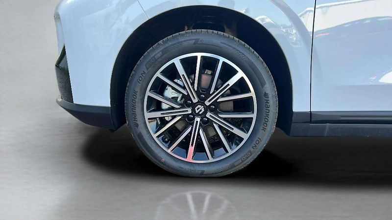 Leapmotor B10 (2026) Design hybrid EV baterie 18,8k - fotka 29 z 34