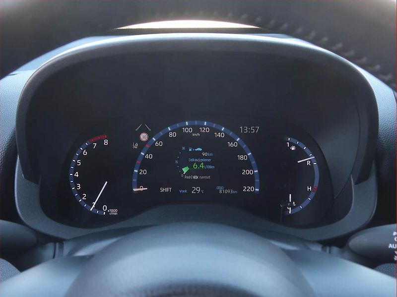 Toyota Yaris Cross (2022) 1.5 VVT-i - fotka 11 z 17