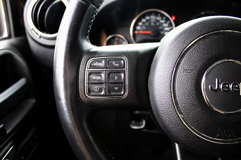 Jeep Wrangler - fotka 11 z 22