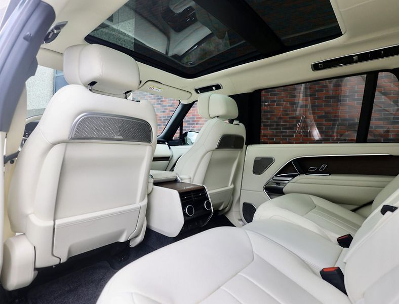 Land Rover Range Rover (2024) P460e Autobiography LWB - fotka 47 z 50