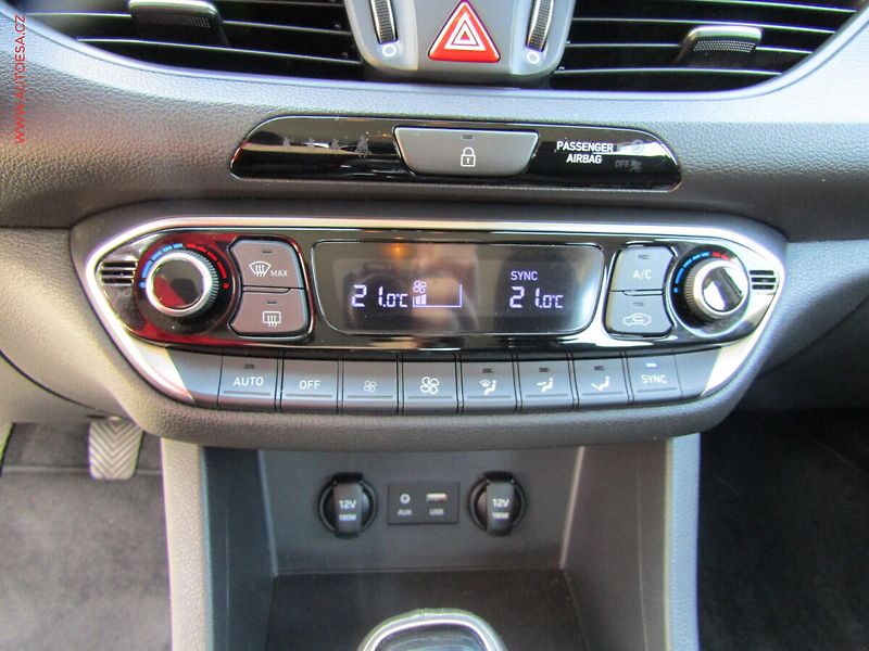 Hyundai i30 (2019) 1.4T-GDI, ČR, servis.kniha - fotka 18 z 24