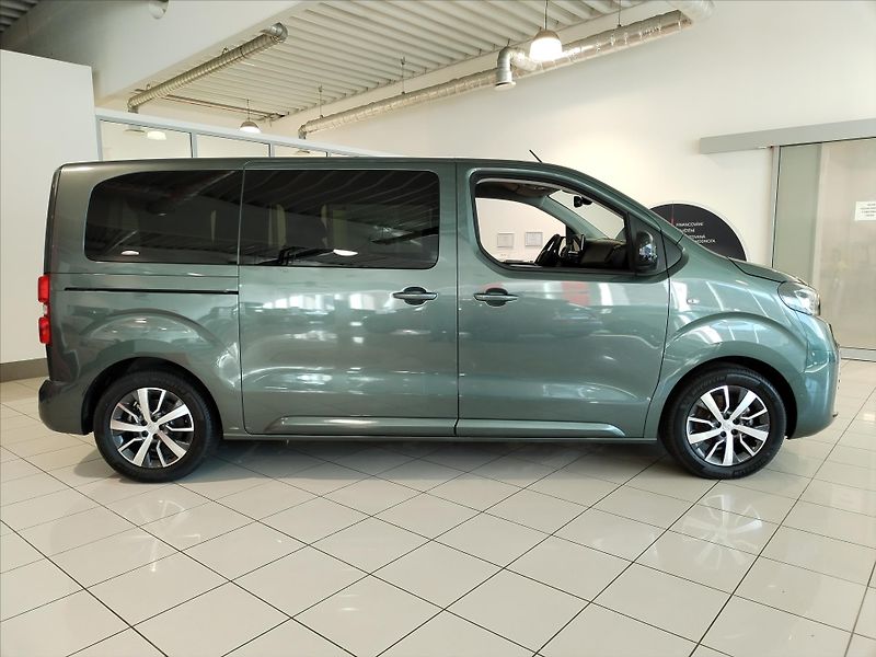 Toyota ProAce Verso 2.0 DIESEL 6MT L1  FAMILY 8s - fotka 4 z 14
