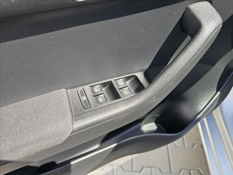 Škoda Fabia III 1,2TSi 66KW Drive - fotka 14 z 41