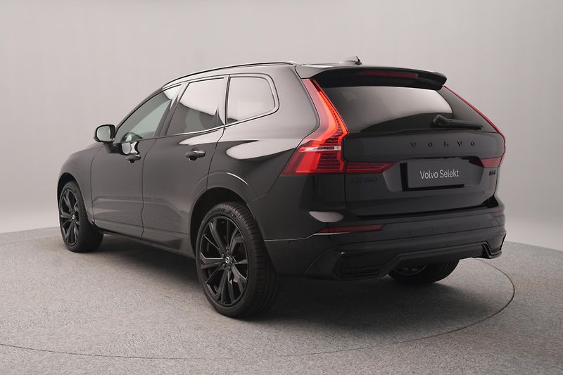 Volvo XC60 B5 AWD BLACK EDITION AUT  - fotka 9 z 49