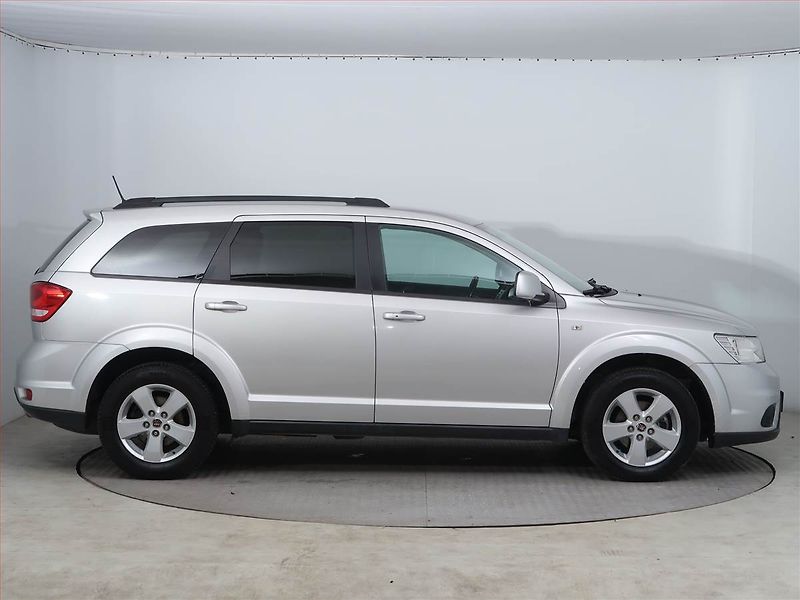 Fiat Freemont (2011) 2.0 MultiJet, 7 míst, Tempomat - fotka 6 z 18