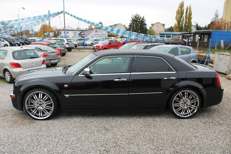 Chrysler 300C (2006) 3,0CRD KŮŽE XENON NAVI ALU 22 - fotka 4 z 19