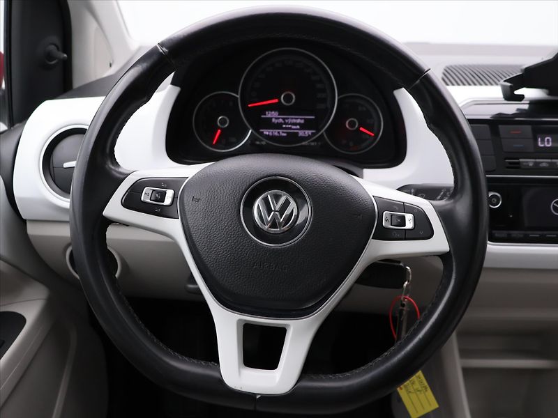 Volkswagen up! 1,0 TSI 66kW Beats CZ - fotka 12 z 26