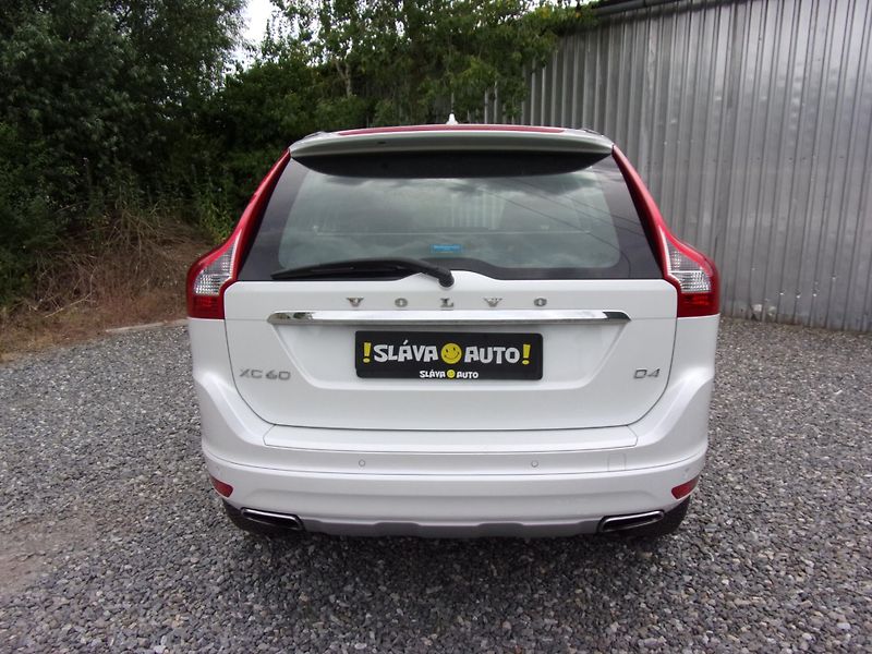 Volvo XC60 (2016) 2.0 D4 140kW OCEAN RACE KRÁSNÉ - fotka 6 z 27