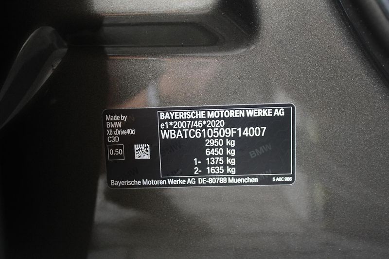 BMW X6 xDrive40d, 250kW - fotka 28 z 28