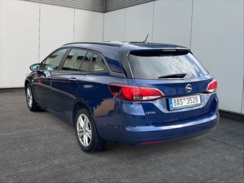 Opel Astra 1,2 T 96 Edition - fotka 4 z 11