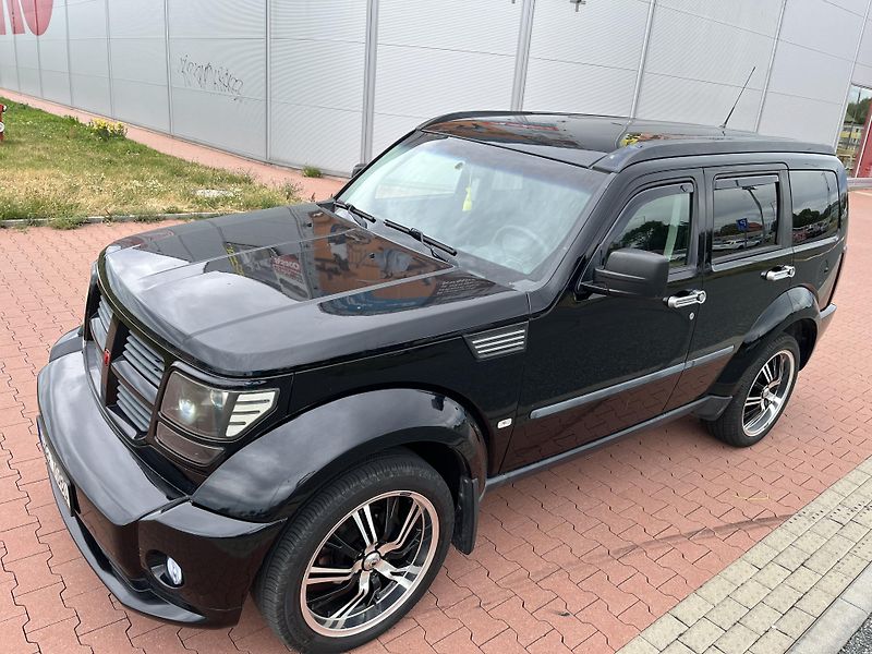 Dodge Nitro 2.8 CRD 4x4 Automat - fotka 26 z 27