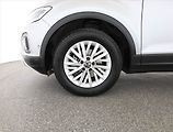 Volkswagen T-Roc (2022) 1.5 TSI - náhled 16