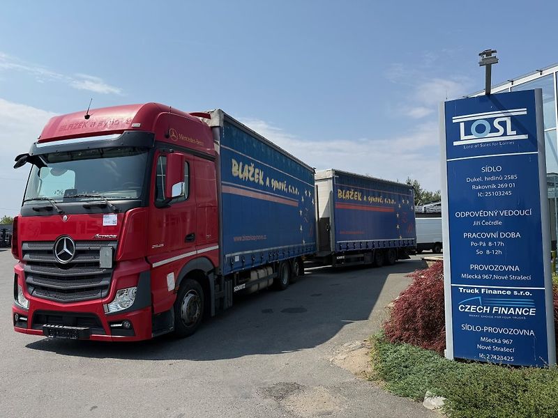 Mercedes-Benz 2545 Actros 6x2 + Schmitz ZCS1 - fotka 1 z 21