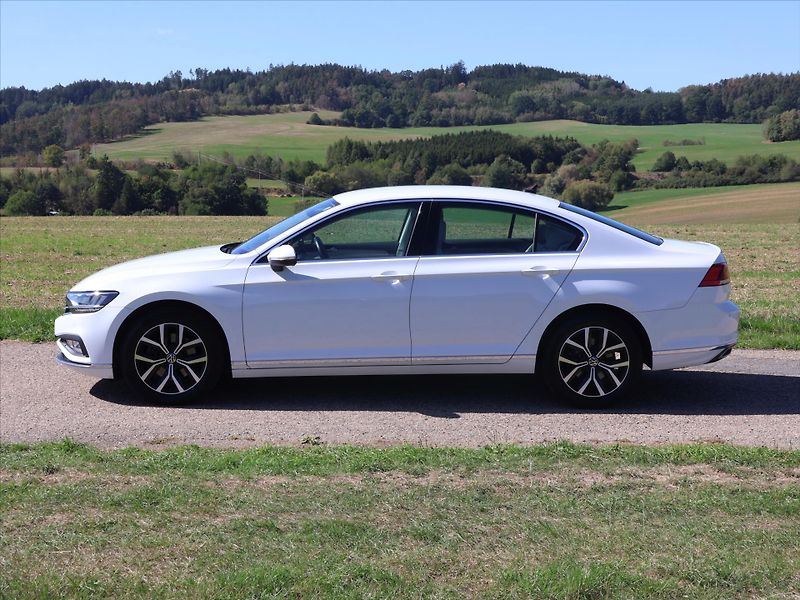 Volkswagen Passat 2.0 TDI 147kW DSG CZ Elegance - fotka 4 z 33
