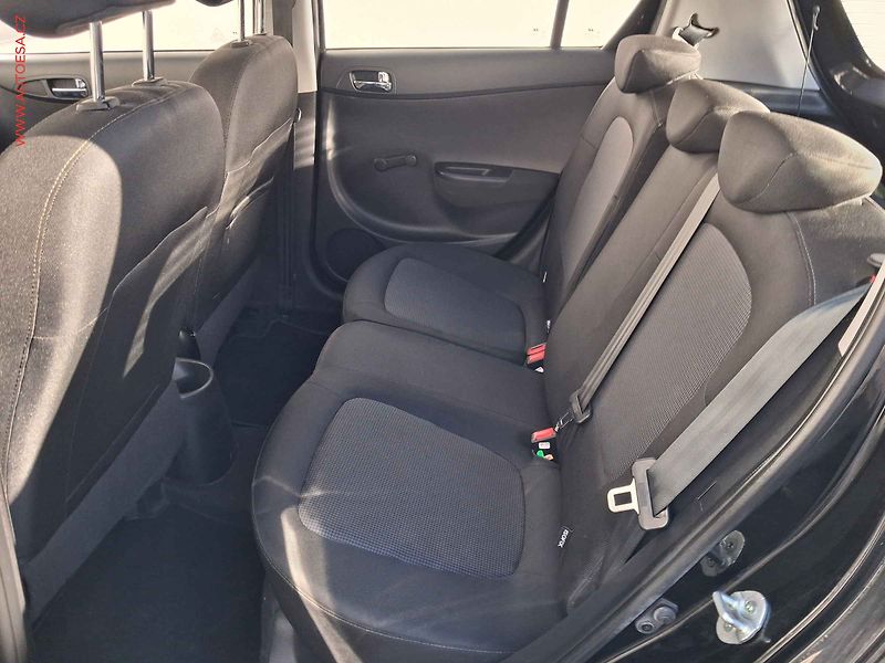 Hyundai i20 (2014) 1.2 i, Fifa WorldCup, AC, - fotka 13 z 15
