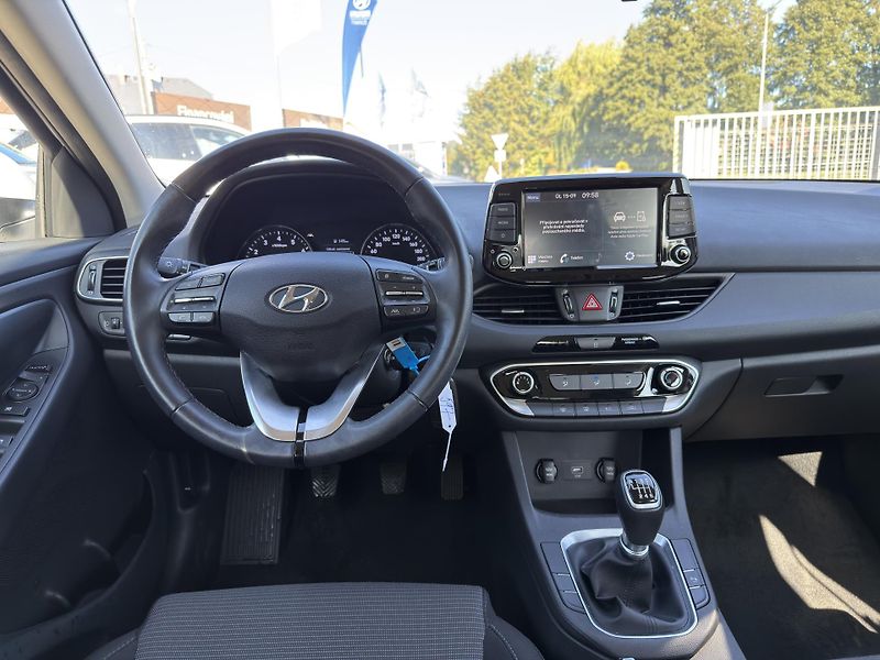 Hyundai i30 1.0-88KW,FB, REZERVACE - fotka 12 z 29