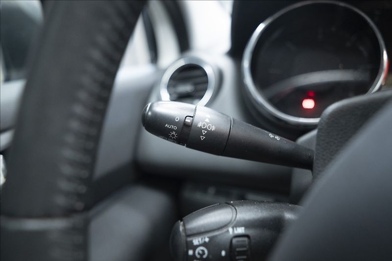 Peugeot 5008 1,6 BlueHDI 7 MÍST NOVÉ V ČR - fotka 19 z 28