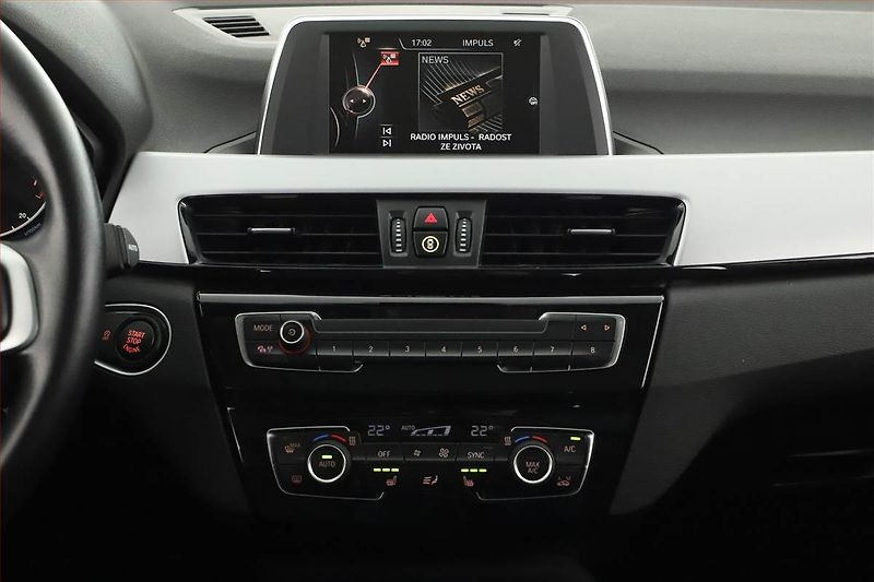 BMW X1 (2016) xDrive20i - fotka 11 z 20