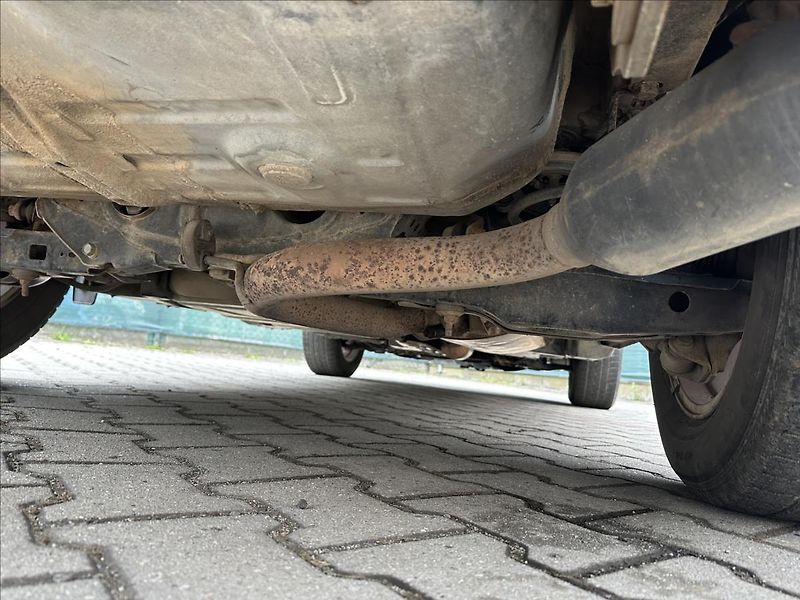 Toyota RAV4 2,2 D-4D BEZ KOROZE PO SERVISE - fotka 21 z 21