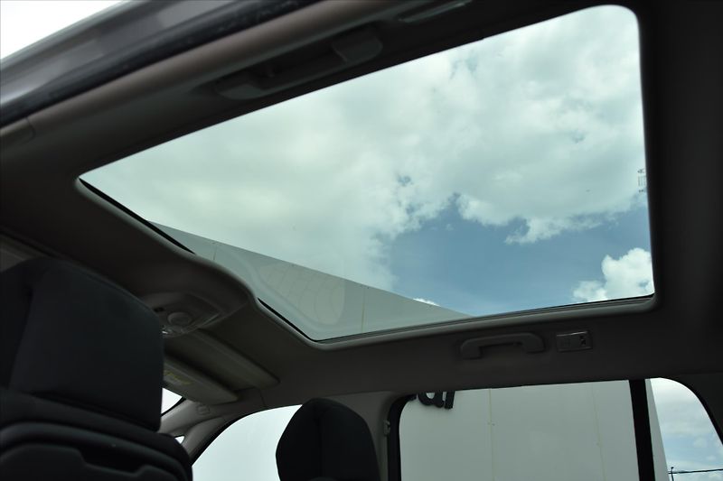 Citroën Grand C4 Picasso 2.0 HDI A/T 7-MÍST NAVI ČR - fotka 30 z 30