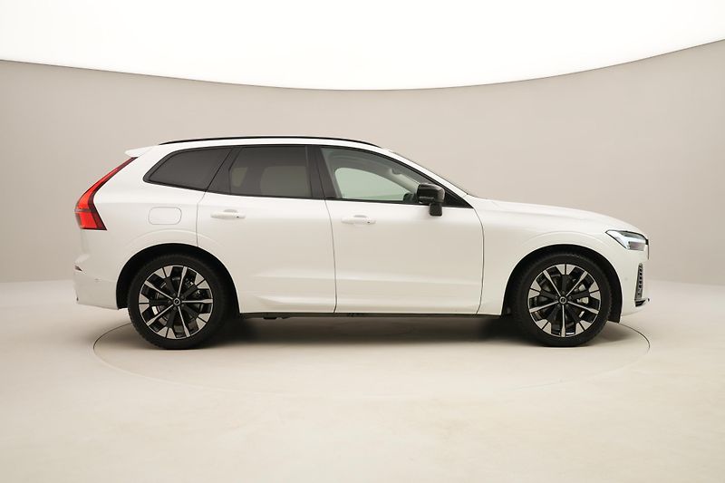 Volvo XC60 T6 AWD RECHARGE DARK PLUS CZ - fotka 14 z 67