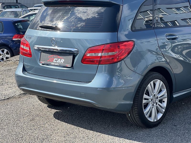 Mercedes-Benz Třídy B B180 1.6i 90kw KAMERA NAVI ALU - fotka 50 z 50