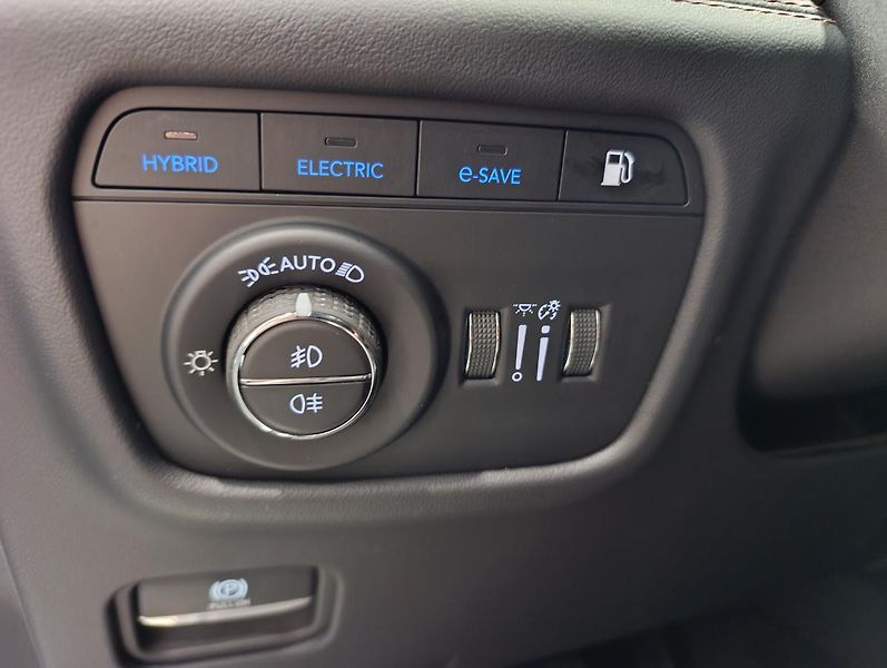 Jeep Grand Cherokee (2024) 4xe SUMMIT RESERVE PHEV - fotka 26 z 27
