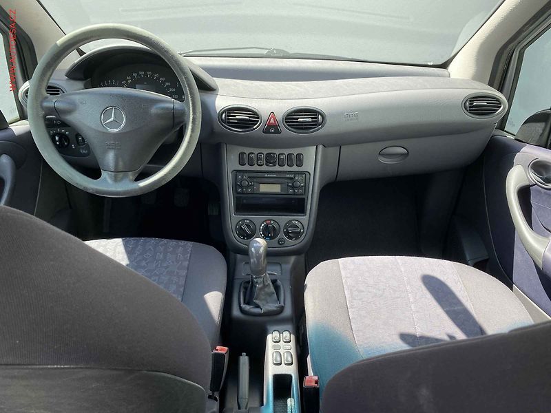 Mercedes-Benz Třídy A (2003) 1.4i 140, AC - fotka 8 z 16