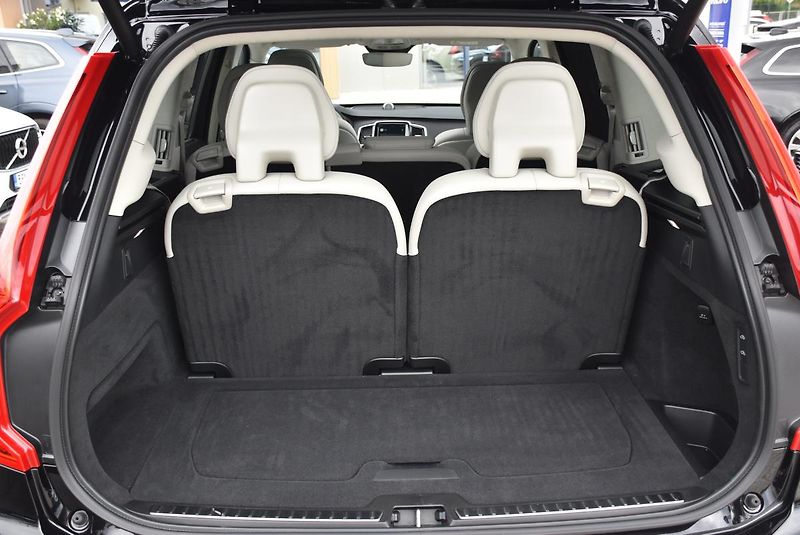 Volvo XC90 B5 AWD ULTIMATE 1.maj. B&W  - fotka 5 z 31
