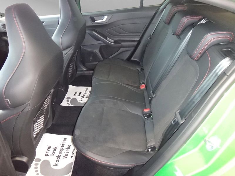 Ford Focus (2022) ST X hatchback 2.3EcoBoost206k - fotka 9 z 23