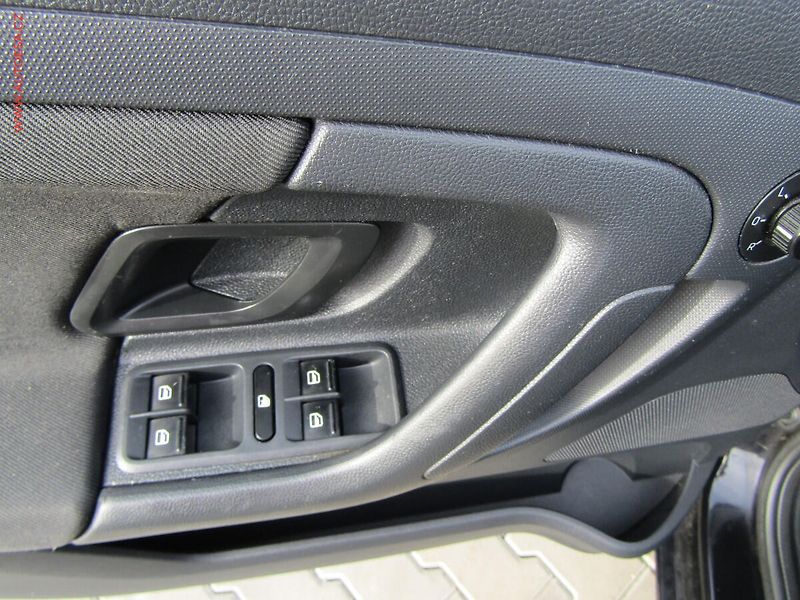 Škoda Fabia (2014) 1.2 TSi, Ambiente - fotka 11 z 18