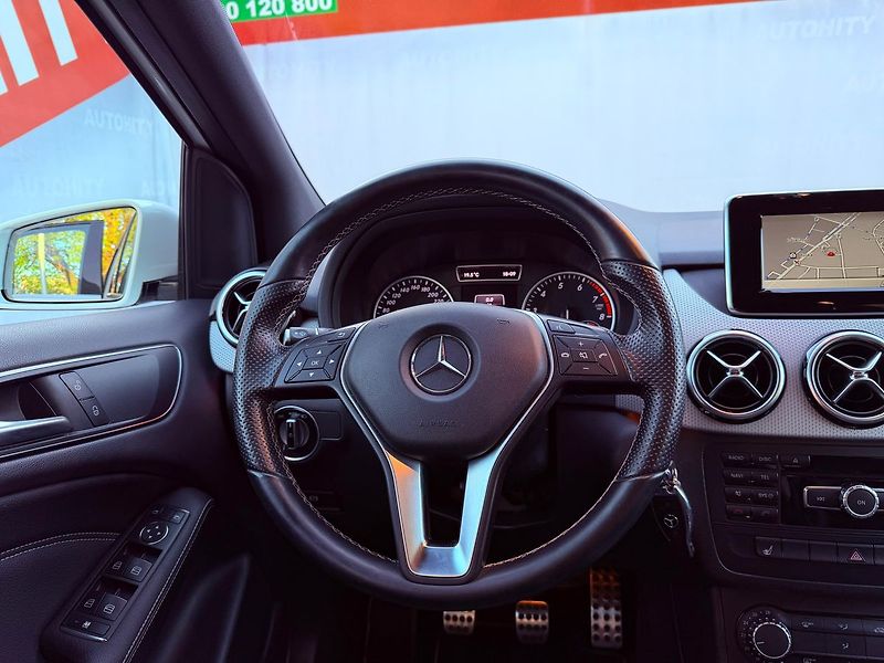 Mercedes-Benz Třídy B 180 Avantgarde 90 kW - fotka 17 z 27