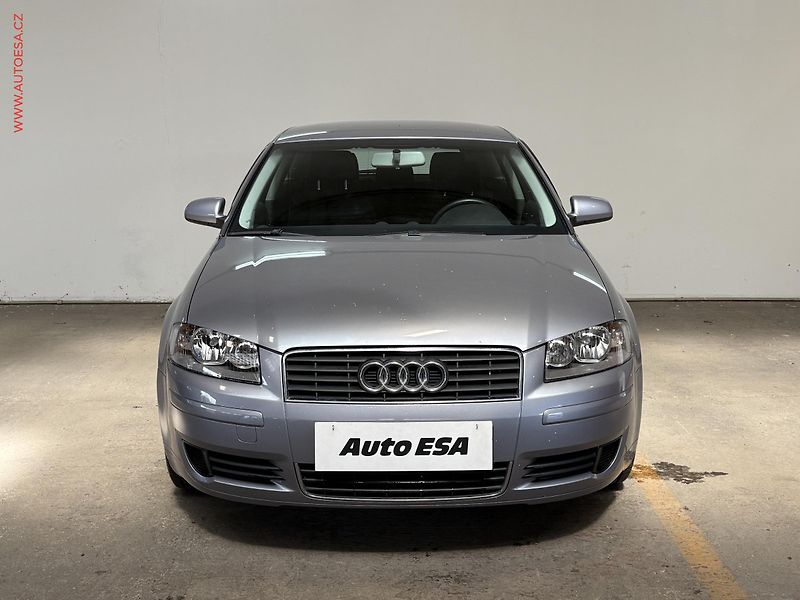 Audi A3 (2004) 1.6i, autoAC - fotka 2 z 13
