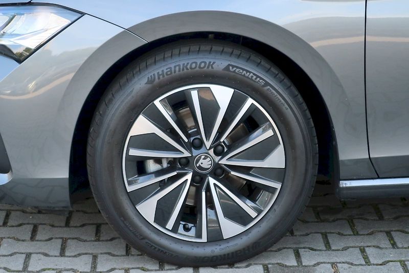 Škoda Superb (2026) Combi  Selection 1,5 TSi e- Te - fotka 32 z 32