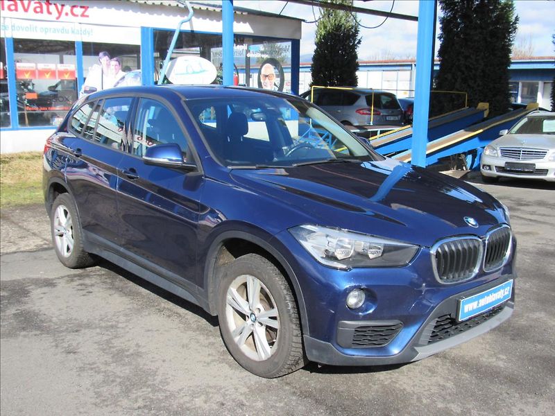 BMW X1 1,5 T sDrive 18i Manuál - fotka 3 z 32