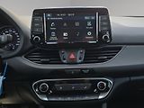 Hyundai i30 (2023) Comfort 1.5i 81kw, serv. kniha - náhled 19