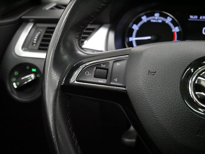 Škoda Rapid - fotka 16 z 32