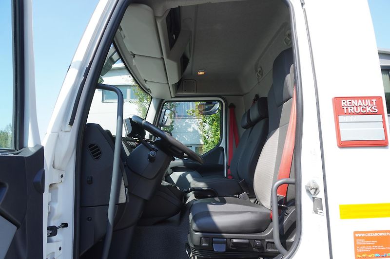 Renault Trucks D (2016) 12 / New galvanized tow truck - fotka 15 z 24