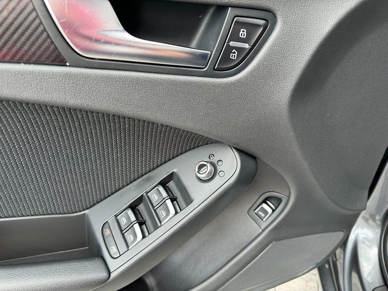 Audi A4 (2015) 2.0TDI S-Line Quattro - fotka 22 z 42
