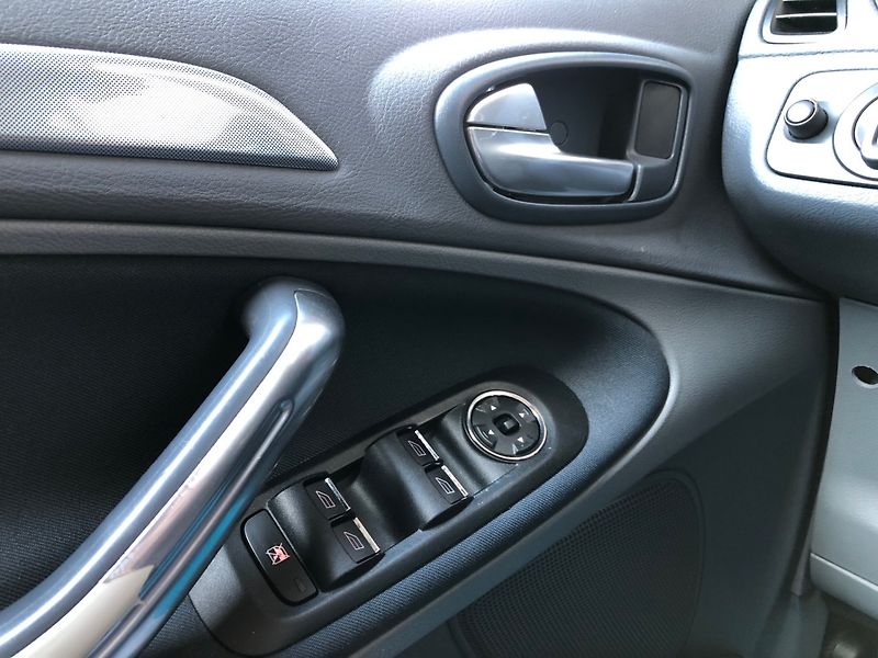 Ford Galaxy (2009) TREND 2.0 TDCi - fotka 22 z 31