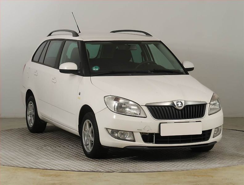 Škoda Fabia (2013) 1.2 TSI, po STK, jezdí skvěle - fotografie inzerátu