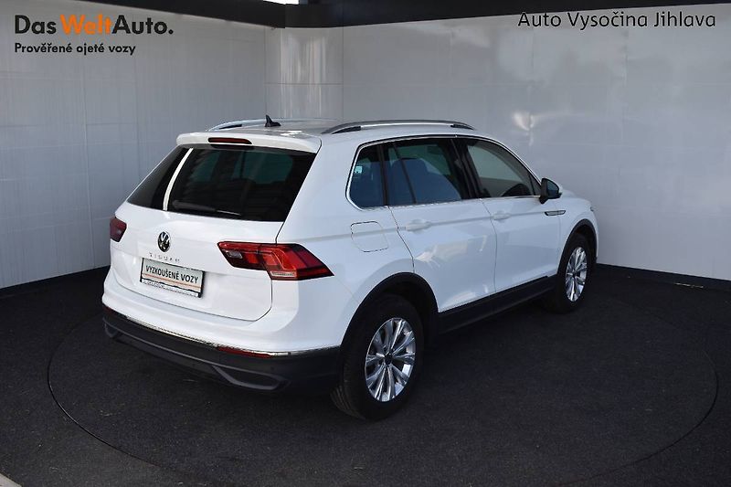 Volkswagen Tiguan (2024) 1.5TSI 110kW DSG, CZ, 1 Majite - fotka 2 z 23